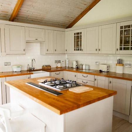 The Anchorage & The Tackleshed Hotel Llancarfan Bilik gambar