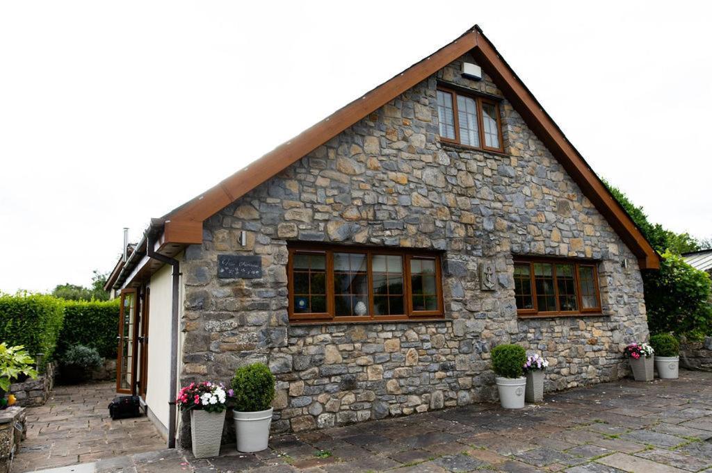 The Anchorage & The Tackleshed Hotel Llancarfan Bilik gambar