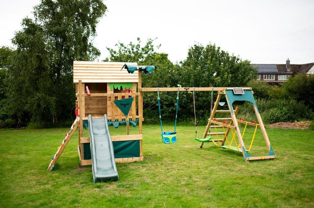 The Anchorage & The Tackleshed Hotel Llancarfan Bilik gambar