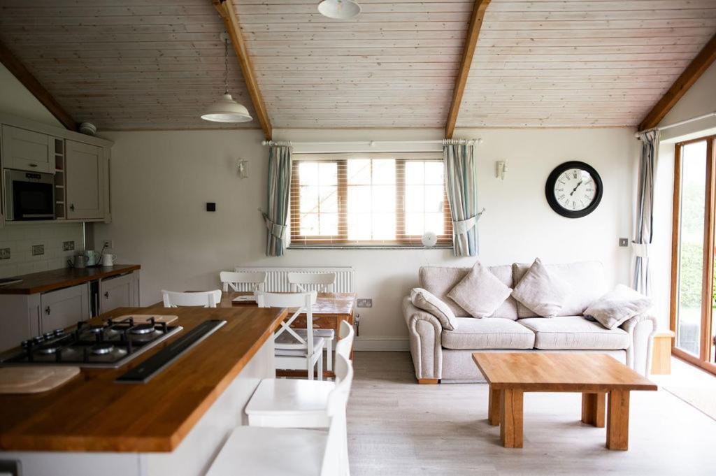 The Anchorage & The Tackleshed Hotel Llancarfan Bilik gambar