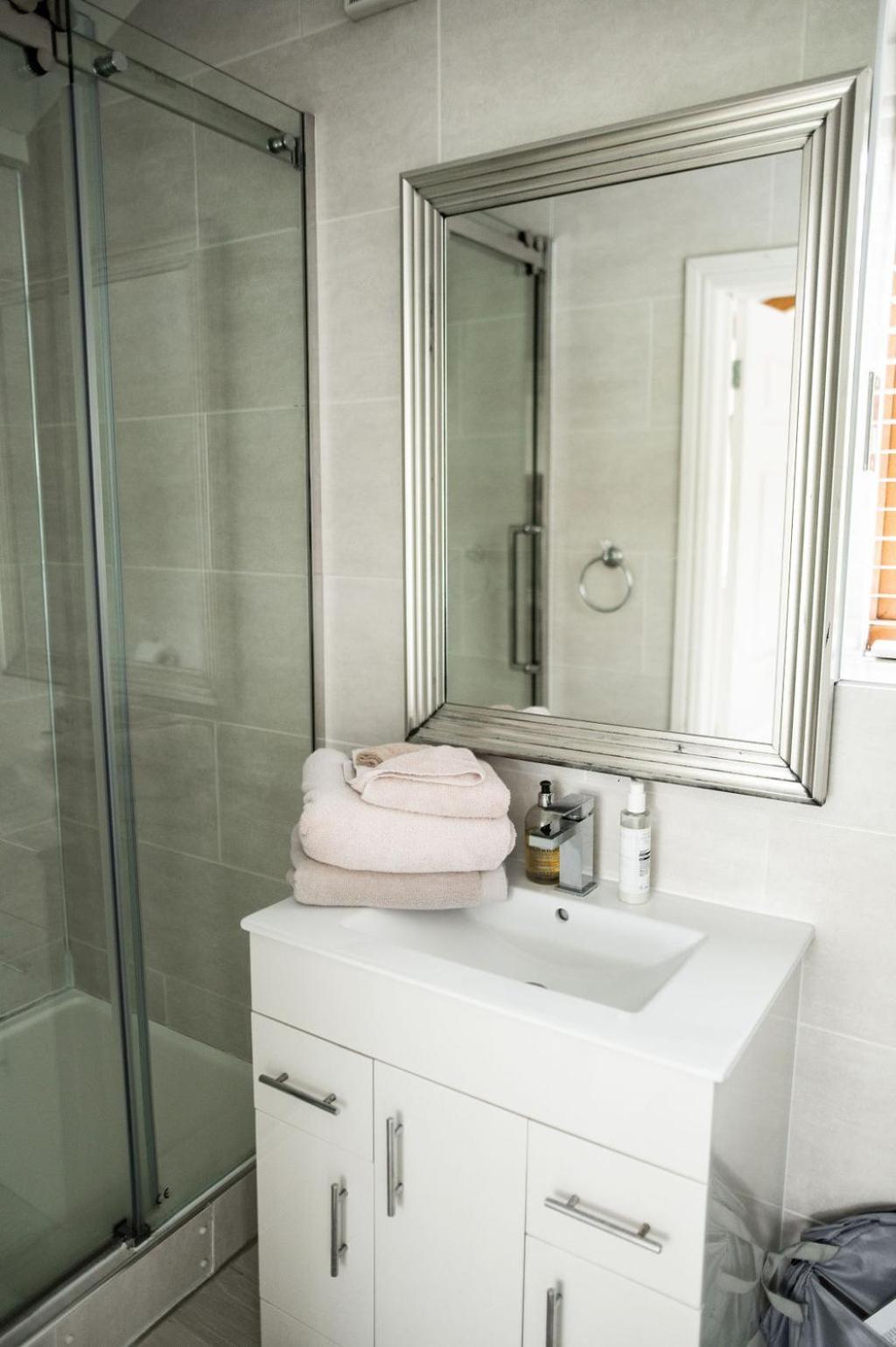 The Anchorage & The Tackleshed Hotel Llancarfan Bilik gambar
